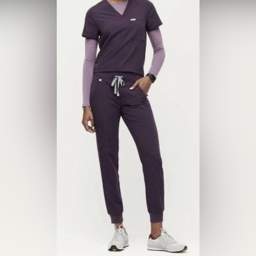 Figs scrubs SET Purple Shadow SMALL Catarina top Zamora jogger pants